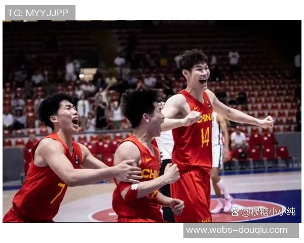 中国男篮与土耳其男篮激战正酣谁能在国际赛场上笑到最后