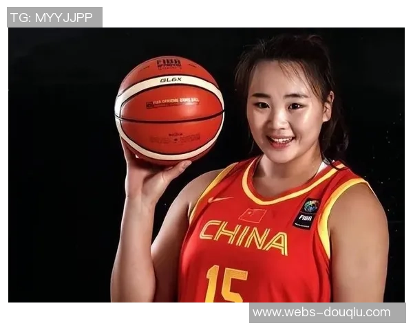 八一女篮迎战山西女篮决战赛场展现巾帼风采与竞技精神