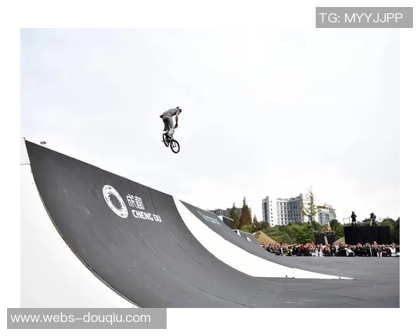 广州极限运动队在世界滑板锦标赛积分榜中以56分稳居第一名